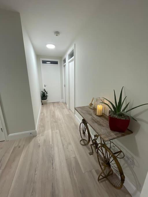 Entire Apartment , Centre Carrick-On-Shannon Exterior photo