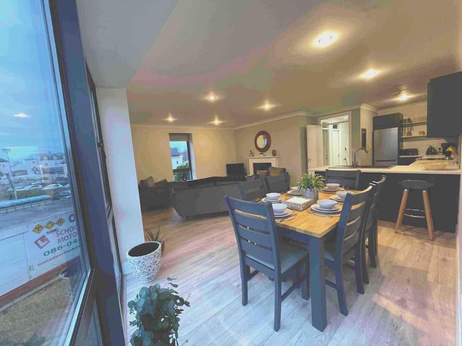 Entire Apartment , Centre Carrick-On-Shannon Exterior photo